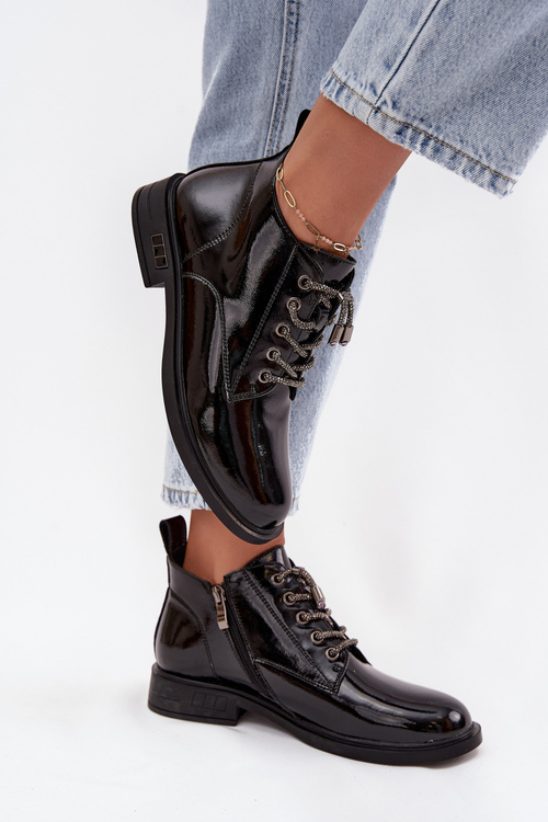 Шкіряні лаковані жіночі ботінки з декоративним шнурівкою D&A MR52-124 Чорні
