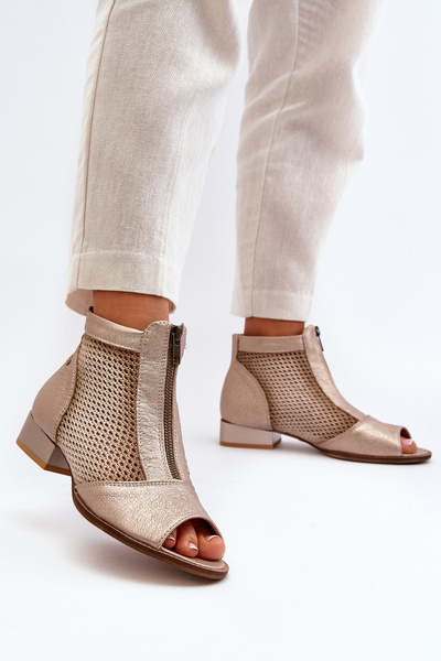 Чоботи жіночі на плоскій підошві Maciejka 06413-25 золото