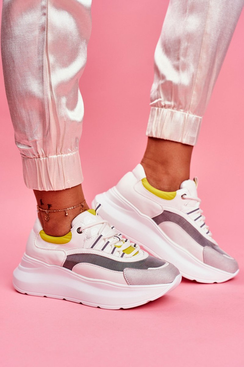 Жіноче спортивне взуття Кросівки білі Moretti