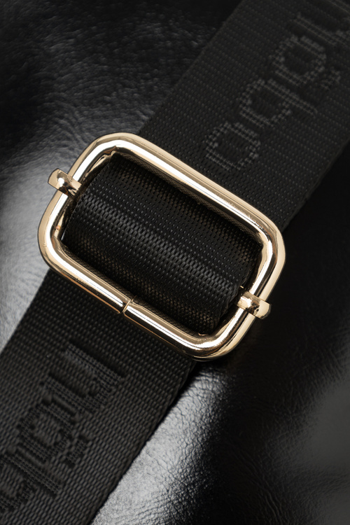 Маленька сумка через плече NOBO NBAG-R3141-C020 чорна