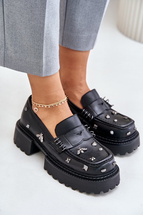 Шкіряні жіночі туфлі з декором D&A MR880-102 Чорні