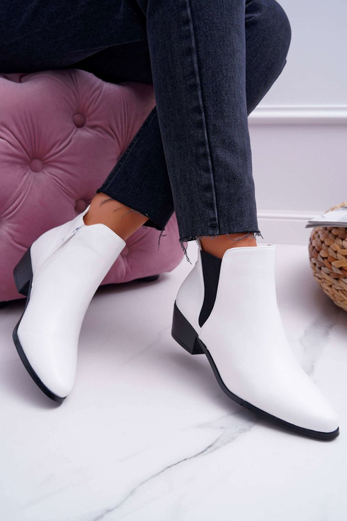 Жіночі ботфорти на плоскій підошві білого кольору Murino