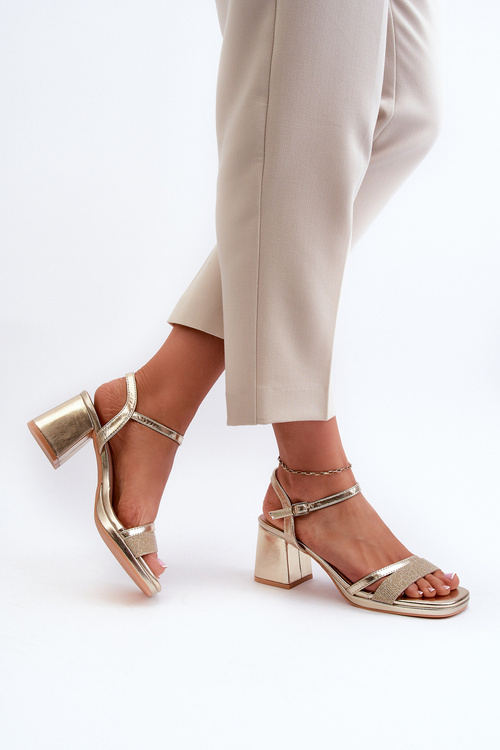 Жіночі босоніжки на високому каблуці з блискучим золотим ремінцем Tessata