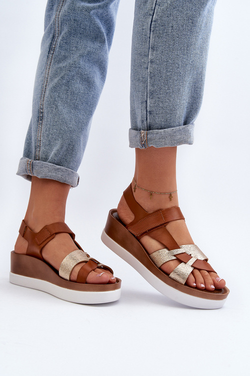 Коричневі жіночі шкіряні босоніжки на платформі Zazoo 40397