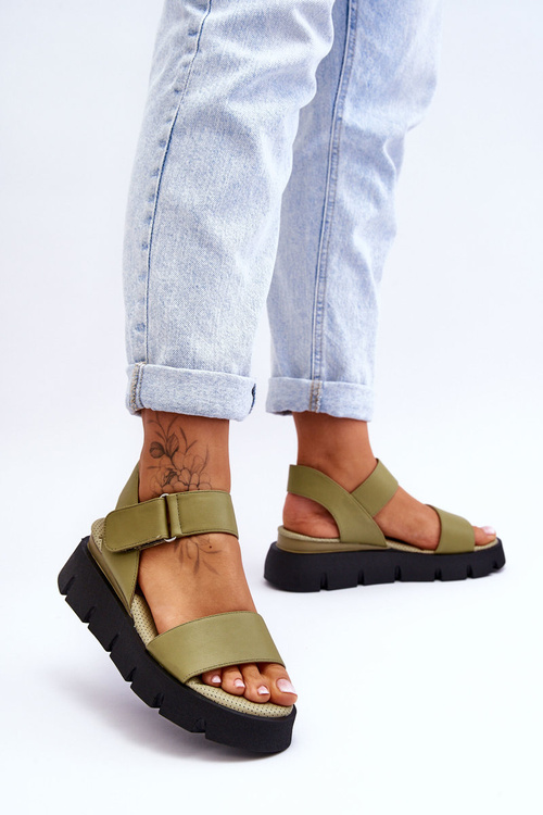 Жіночі шкіряні босоніжки на платформі зелені Katte