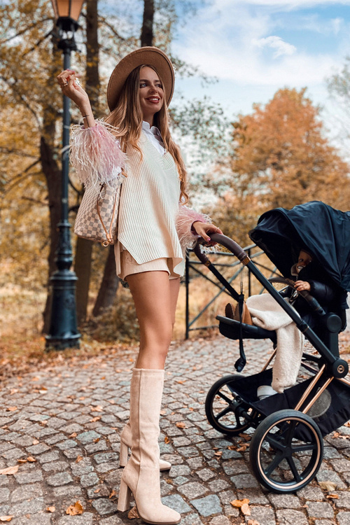 Жіночі утеплені високі чоботи бежеві Finner