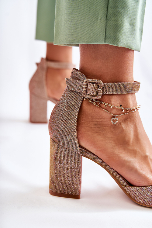 Блискучі човники на штанзі Темно-золота Amira