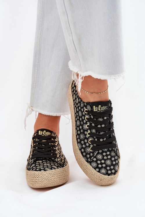 Взуття На Платформі Для Жінок З Плетінням Lee Cooper LCW-25-08-3647L Чорні