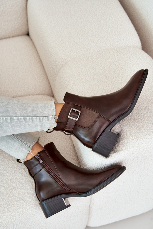 Жіночі ботильйони на низькому каблуці з золотистою пряжкою Коричневий Вомера