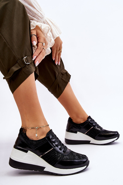 Жіночі шкіряні кросівки на танкетці Чорні Crosby