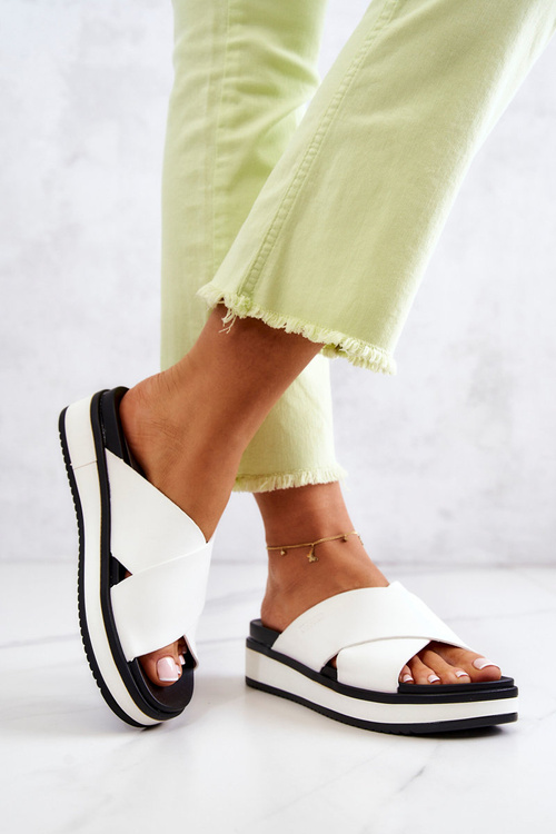 Шкіряні жіночі тапочки Big Star JJ274723 Білі