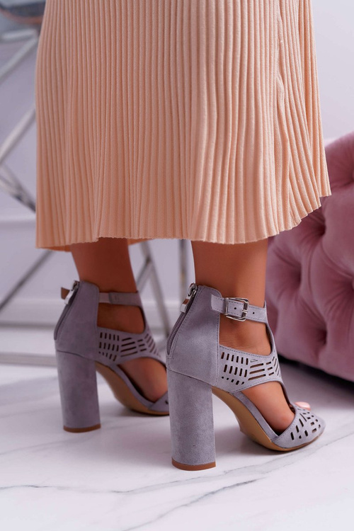 Жіночі босоніжки з відкритим носком сірі Carmelita