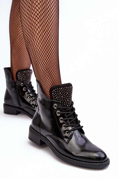 Жіночі лаковані туфлі Hattia чорного кольору на низькому каблуці