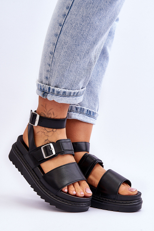 Жіночі босоніжки з ремінцем Black Hever