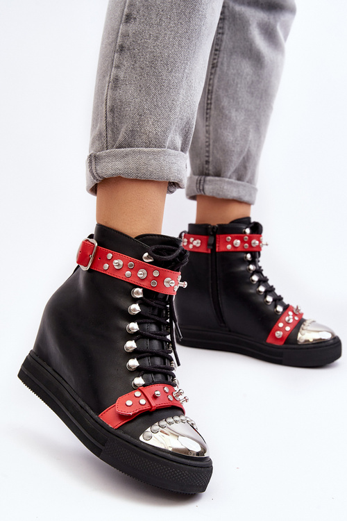 Жіночі утеплені чоботи на танкетці з реактивними замшами, чорні Lu Boo