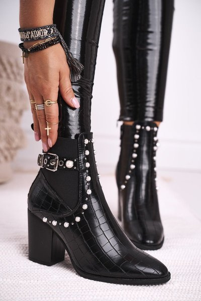 Чоботи жіночі на високому каблуці чорні Verbos