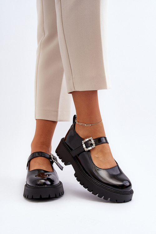 Жіночі лаковані лофери з декоративною пряжкою чорного кольору Lindnessa