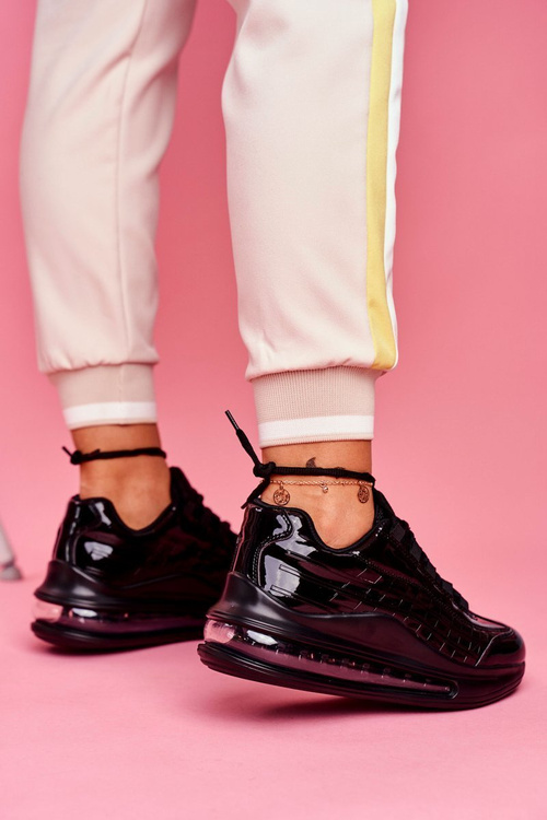 Жіноче спортивне взуття Кросівки лаковані чорні Meff