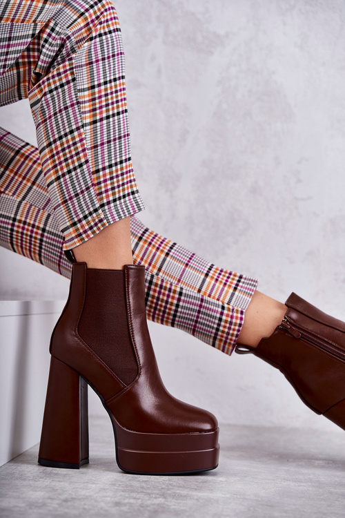 Жіночі шкіряні чоботи на масивному каблуці Brown Jones