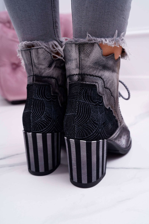 Жіночі шкіряні черевики Maciejka сірі 03190