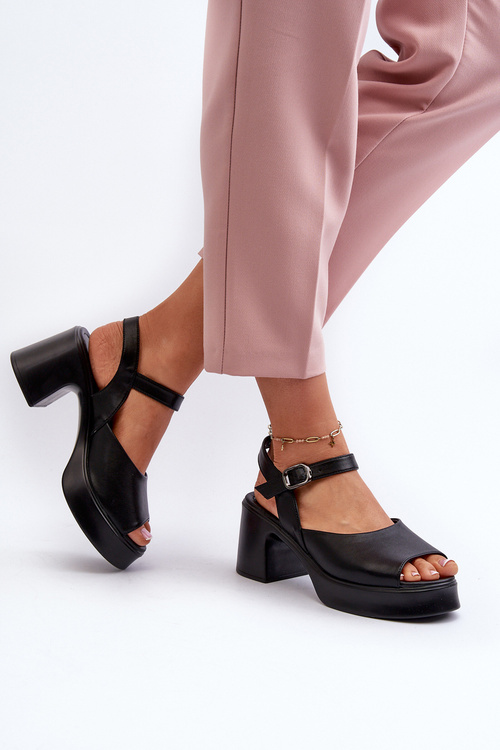 Жіночі шкіряні босоніжки на високих підборах Vinceza 66627 Чорні