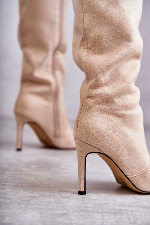 Замшеві чоботи на високих підборах бежевого кольору Carite