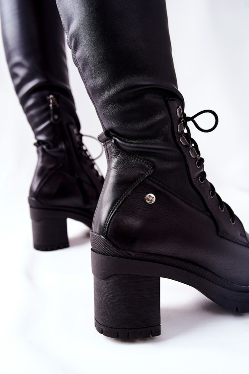 Жіночі високі чоботи на зав'язках чорні Maciejka 04782-01