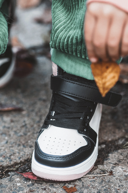 Дитяче високе спортивне взуття біло-рожевий Teredite