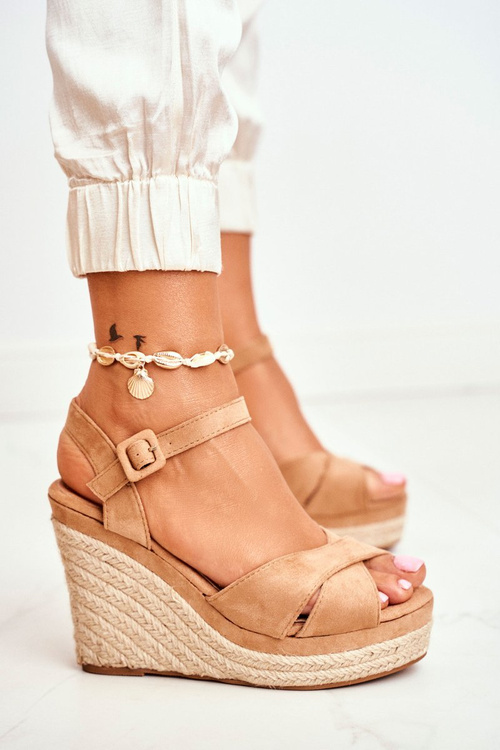 Жіночі босоніжки на платформі бежеві Sevilla