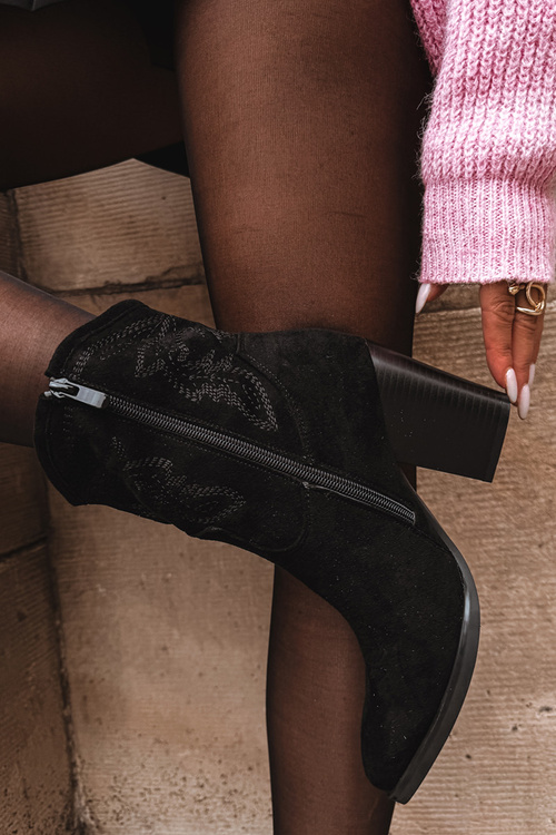 Жіночі ковбойські чоботи на підборах Еко замша чорні Carissa