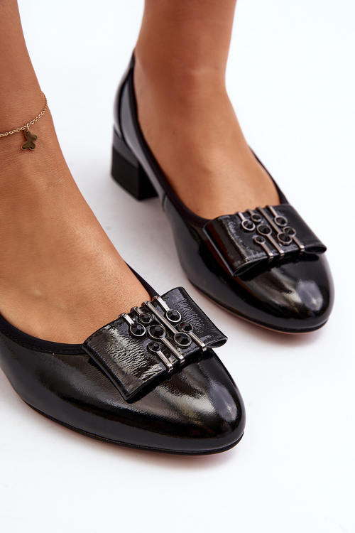 Чорні лаковані туфлі на каблуці Ilvanna