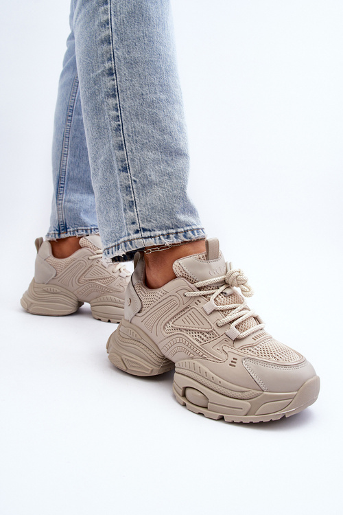 Спортивне взуття на масивній платформі GOE LL2N4029 біле