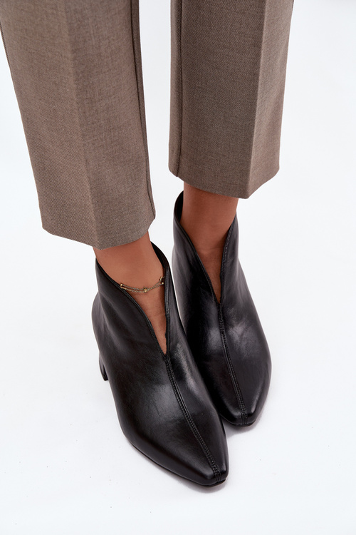 Екологічні шкіряні жіночі ботфорти на підборах чорні Rylina