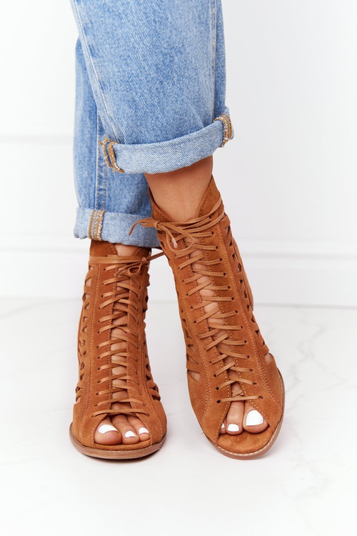 Замшеві ажурні чоботи Maciejka Camel 04040-29