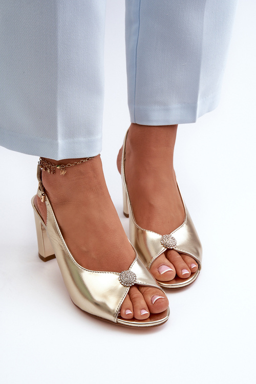 Елегантні босоніжки на підборах із золотим декором Trasea
