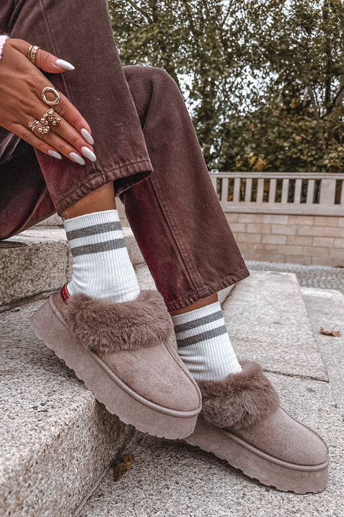 Жіночі зимові Уггі черевики на платформі з хутром і вишивкою темно-бежеві Querina