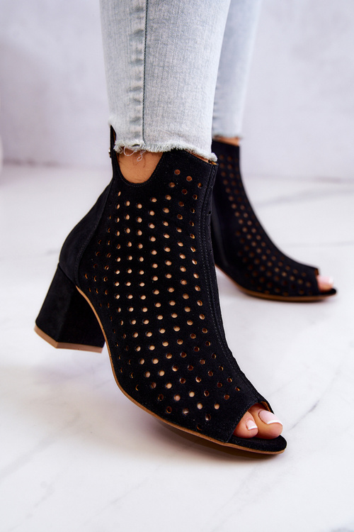 Чоботи шкіряні ажурні Maciejka 05420-43 Чорні