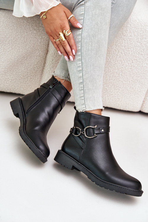 Утеплені ботильйони на плоскій каблуці та декоративному ремінці Чорні Calzina