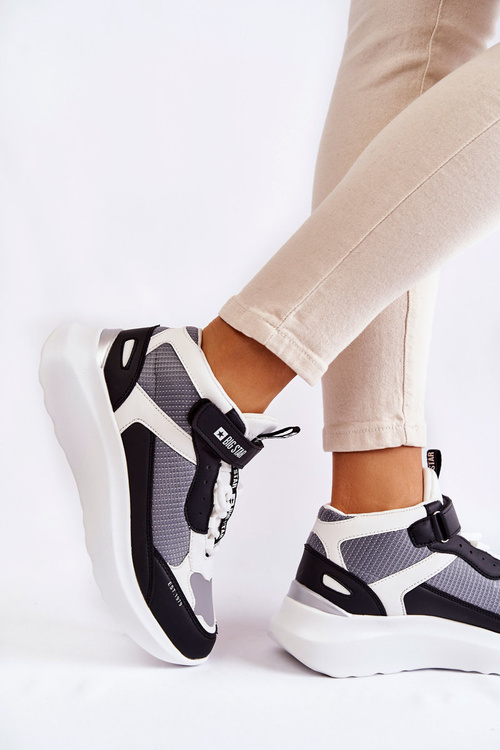 Жіноче спортивне взуття Memory Foam System Big Star KK274405 Білий