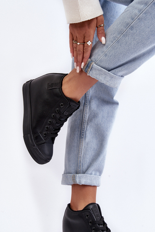 Жіночі шкіряні кросівки на танкетці Big Star MM274001 Чорні