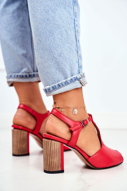 Жіночі шкіряні босоніжки Maciejka червоні 04117