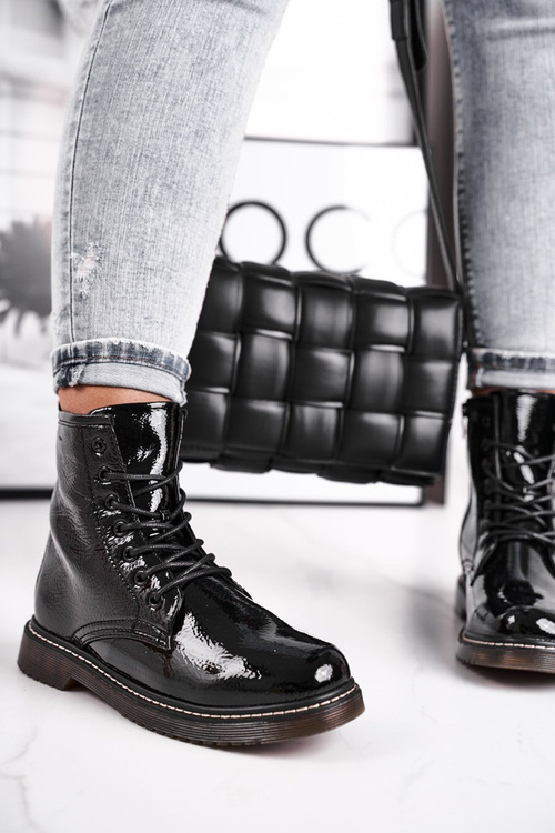 Жіночі чоботи на плоскій підошві лаковані Чорні Marita