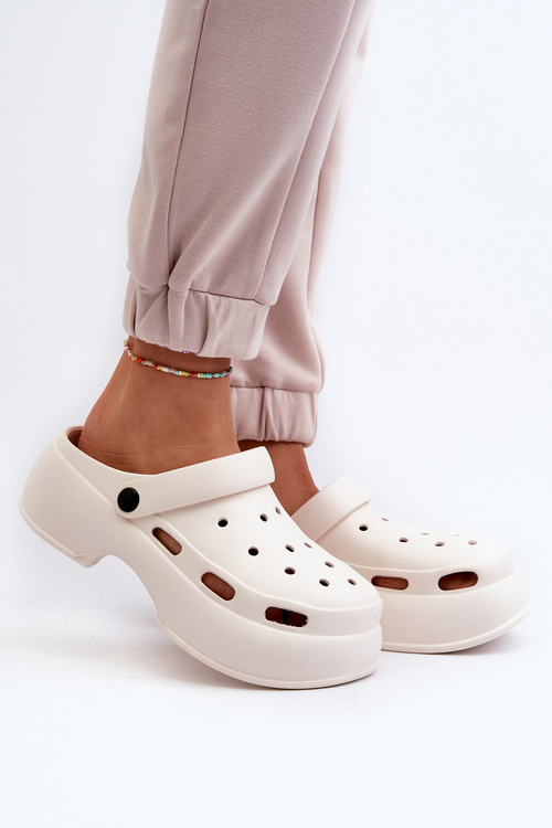 Жіночі поролонові шльопанці білі Ilariana