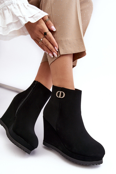 Чоботи жіночі на танкетці з дрібним декором Чорні Bertolina