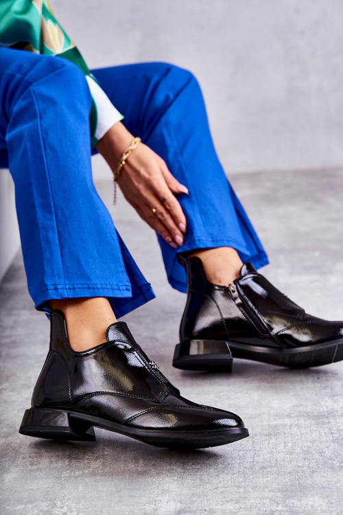 Лаковані низькі чоботи на блискавці Black Bettina