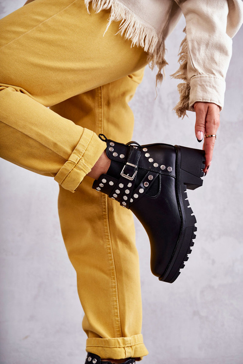 Шкіряні жіночі чоботи з декоративними шпильками Чорні Sanchez