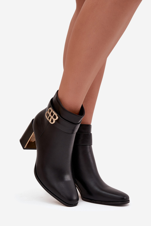 Жіночі чоботи на підборах із ремінцем і золотою деталлю Чорні Galinne