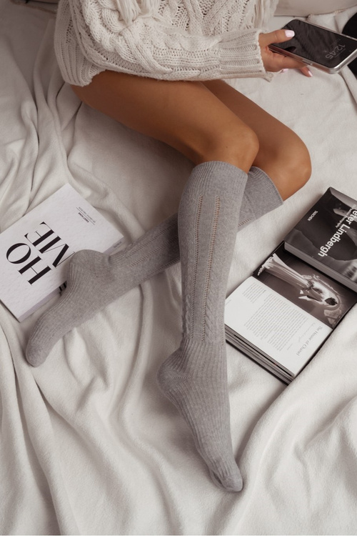 Жіночі плетені шкарпетки на лямках сірі