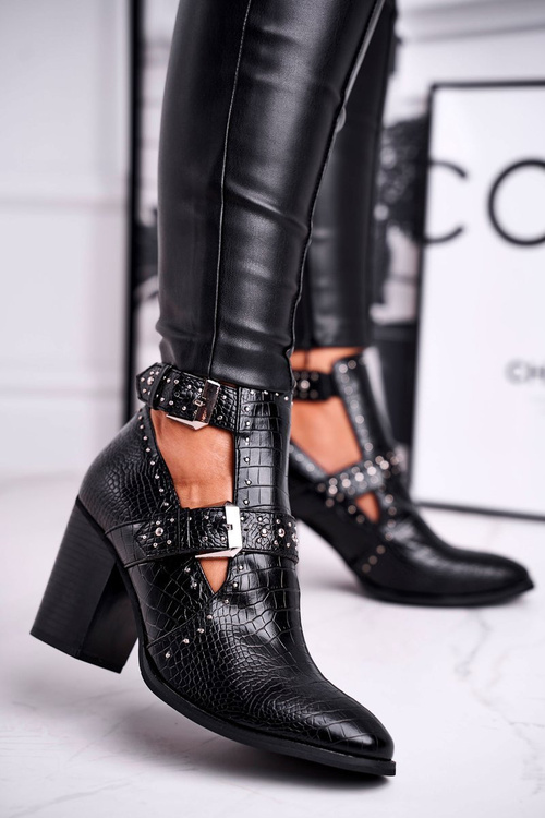 Жіночі чоботи з вирізом Croco Black Aria