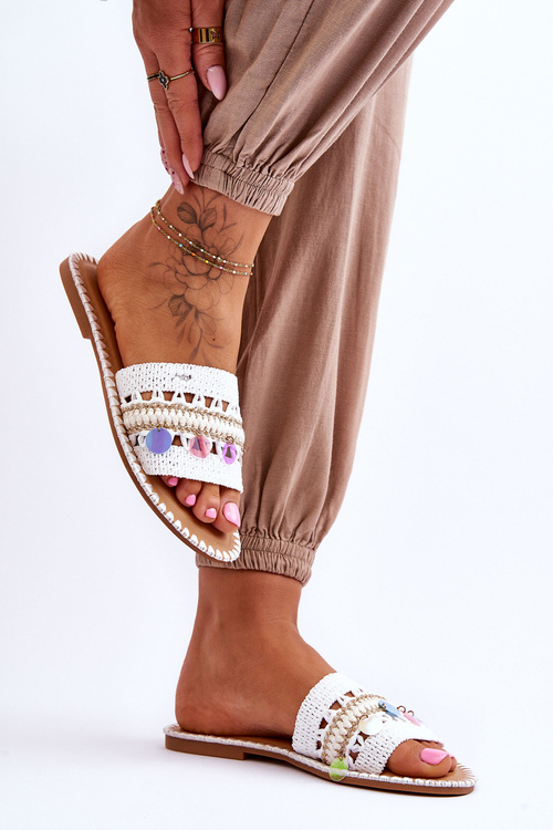 Жіночі плетені тапочки з прикрасами білого кольору Millano